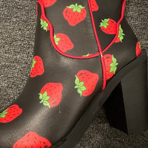 DOLLS KILL X STRAWBERRY SHORTCAKE MEADOW GREETING COWBOY BOOTS Size 8 - Picture 4 of 7